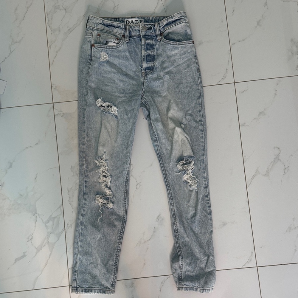 The original high rise mom jean light wash distressed